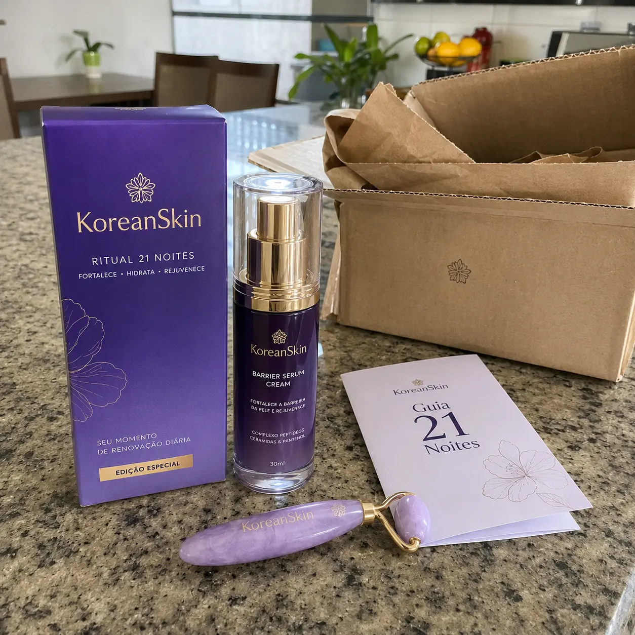 Kit KoreanSkin sobre a bancada, com caixa de envio aberta